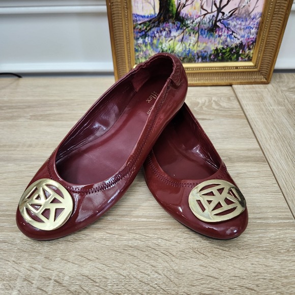 AK Anne Klein iFlex Flats Burgundy Patent Leather Ballet Shoes Gold Logo‎ 7M - Picture 1 of 9